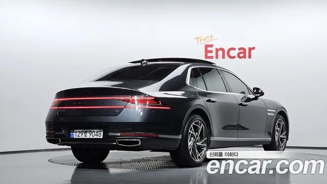 Genesis G90 Бензин 3.5 турбо AWD — Фото автомобиля 2