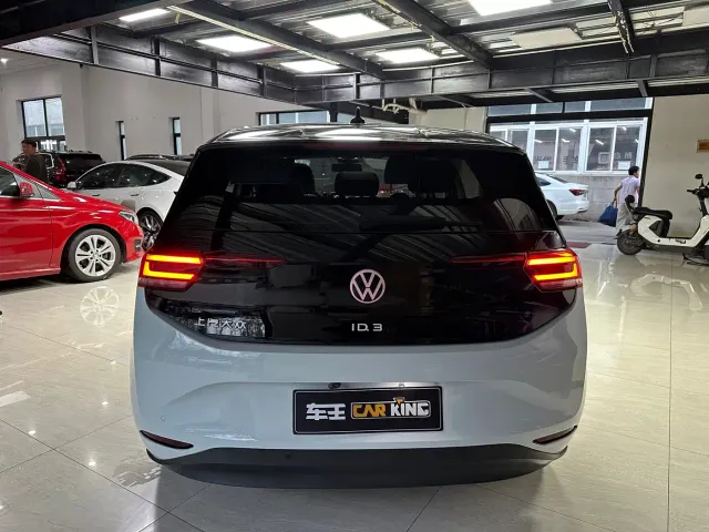 Volkswagen ID.3 — Фото автомобиля 11