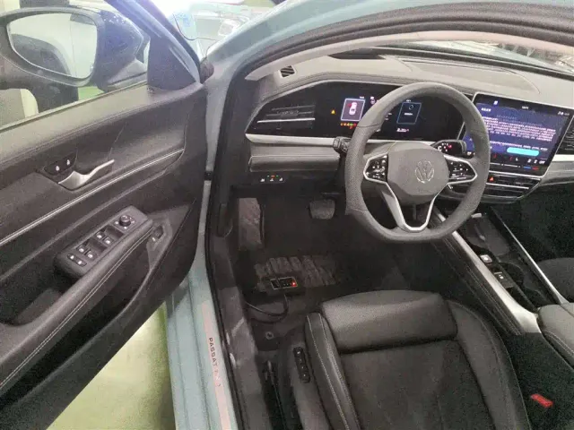 Volkswagen Passat — Фото автомобиля 15