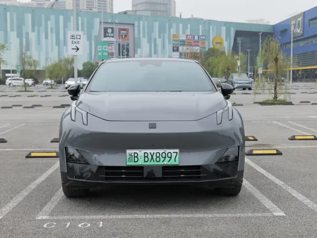 Lynk & Co Z20 — Фото автомобиля 2