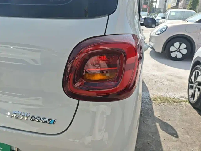 Wuling Hongguang Mini EV — Фото автомобиля 7