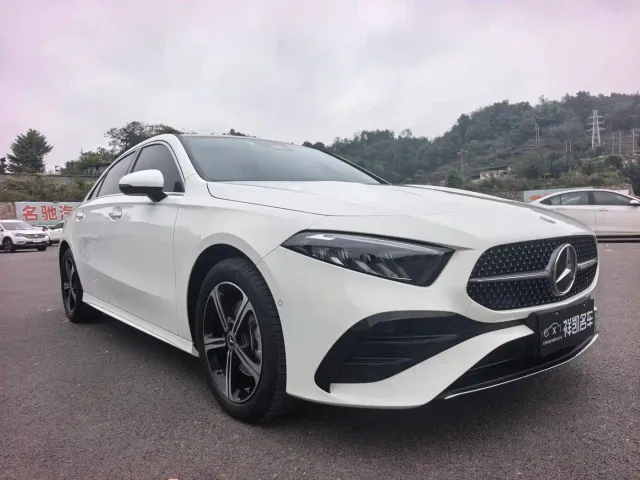 Mercedes-Benz A-Class — Фото автомобиля 3