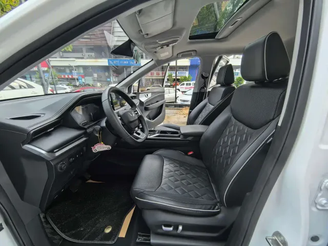 Wuling Jiachen — Фото автомобиля 13