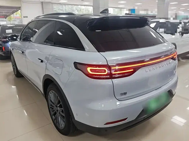 Leapmotor C11 — Фото автомобиля 4