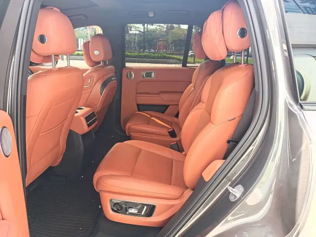 Li Auto L8 — Фото автомобиля 6