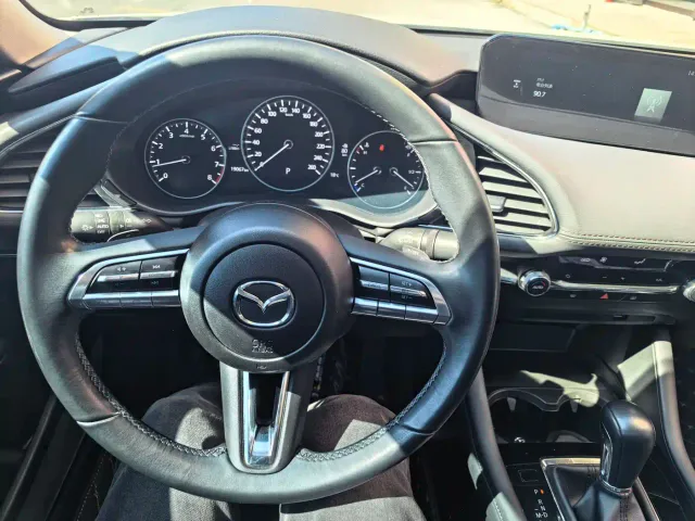 Mazda Axela — Фото автомобиля 3