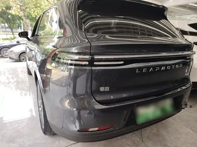 Leapmotor C10 — Фото автомобиля 4