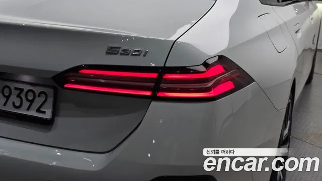 BMW 5 Series G60 — Фото автомобиля 8