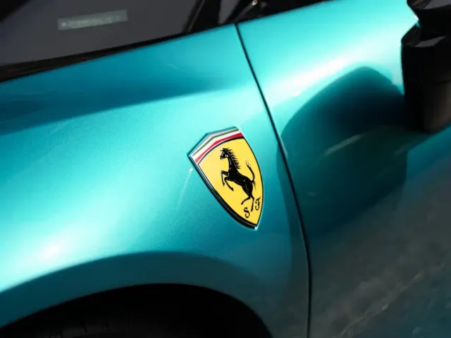 Ferrari SF90 — Фото автомобиля 2