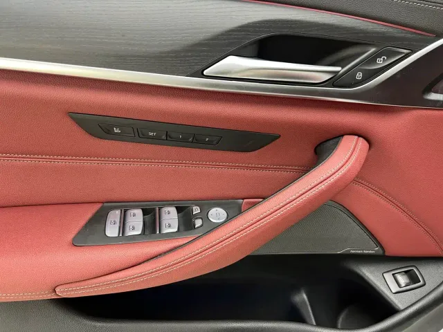 BMW 5 Series — Фото автомобиля 19