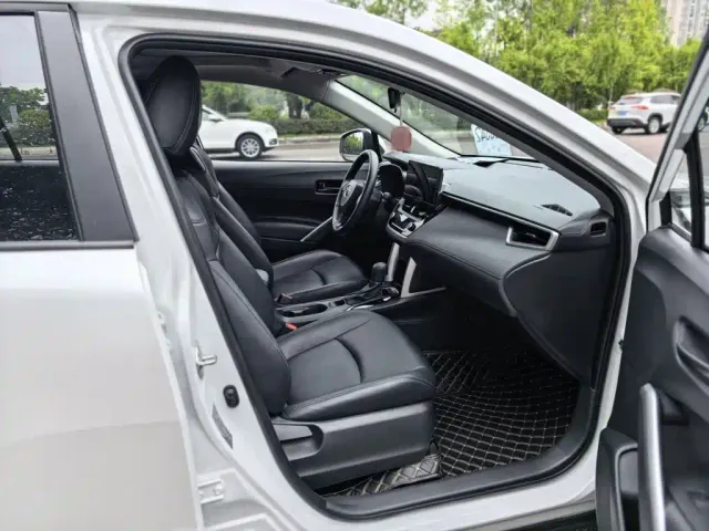 Toyota Corolla Cross — Фото автомобиля 14
