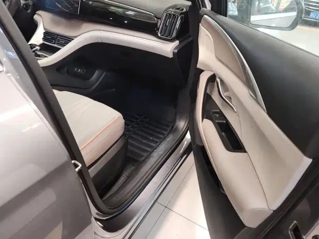 BYD Song Pro — Фото автомобиля 8