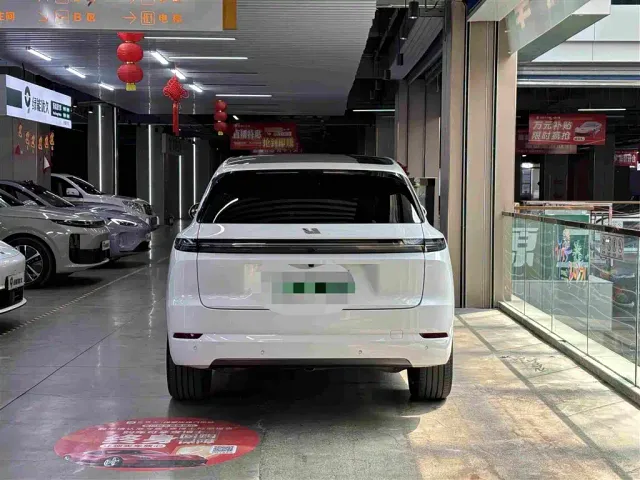 Li Auto L7 — Фото автомобиля 3