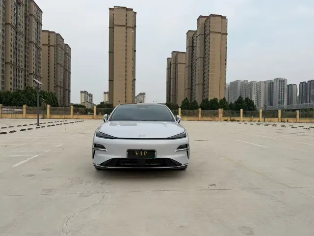 Geely Galaxy Xingyao 8 — Фото автомобиля 2