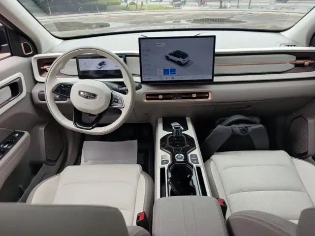 Geely ICON — Фото автомобиля 9