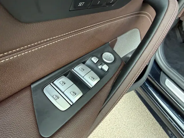 BMW 5 Series — Фото автомобиля 5