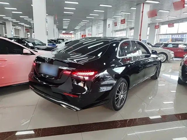 Mercedes-Benz E-Class — Фото автомобиля 6