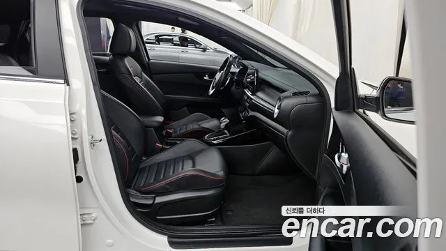 Kia K3 Новый K3 2 поколение 1.6 Turbo GT 5 дверей — Фото автомобиля 11