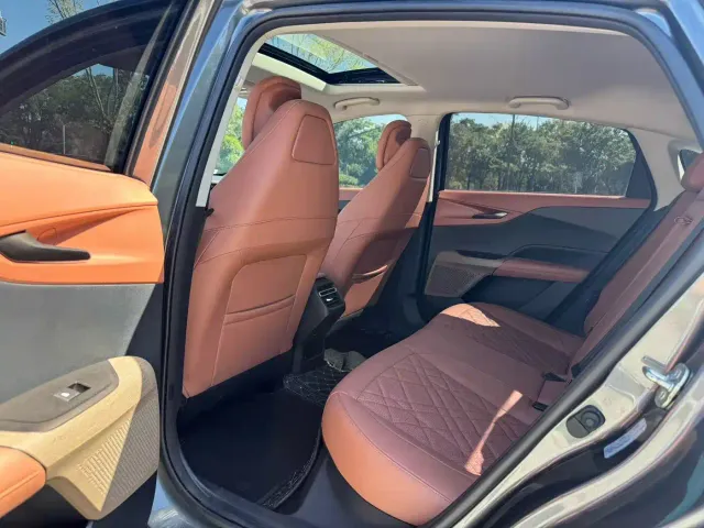 Changan Qiyuan A05 — Фото автомобиля 5