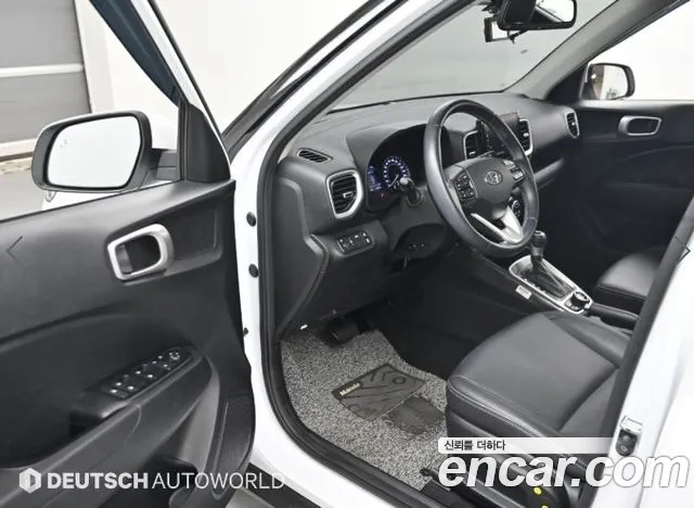 Hyundai Venue — Фото автомобиля 11
