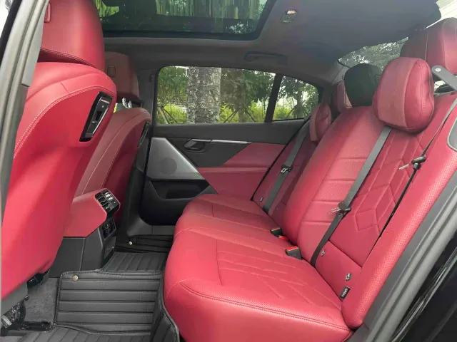 BMW 5 Series — Фото автомобиля 6