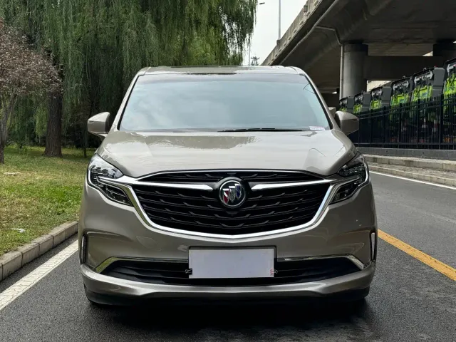 Buick GL8 — Фото автомобиля 2