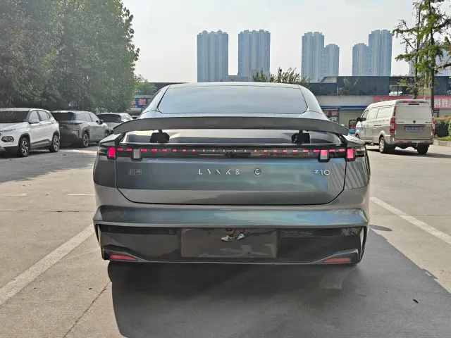 Lynk & Co Z10 — Фото автомобиля 6
