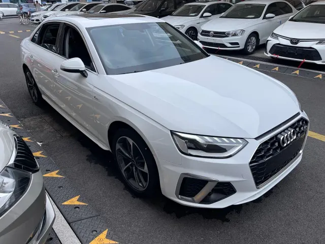 Audi A4L — Фото автомобиля 3