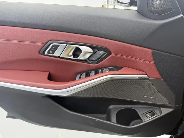 BMW 3 Series — Фото автомобиля 9