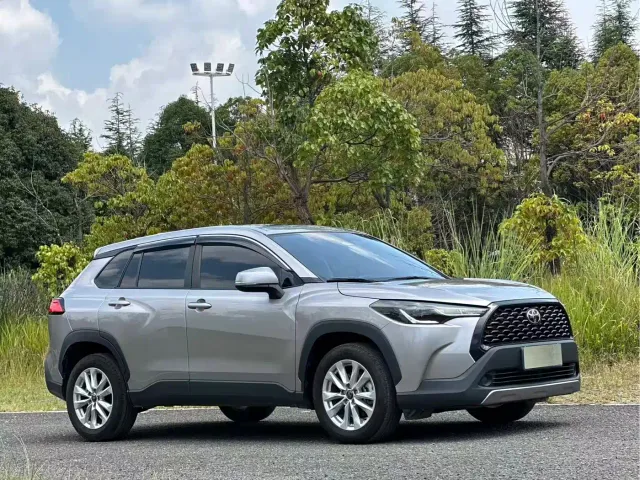 Toyota Corolla Cross — Фото автомобиля 3