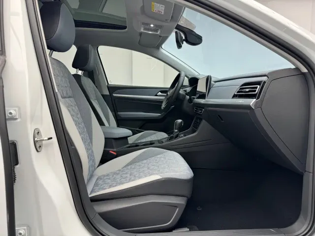 Volkswagen Lavida — Фото автомобиля 12