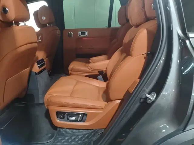 Li Auto L9 — Фото автомобиля 16