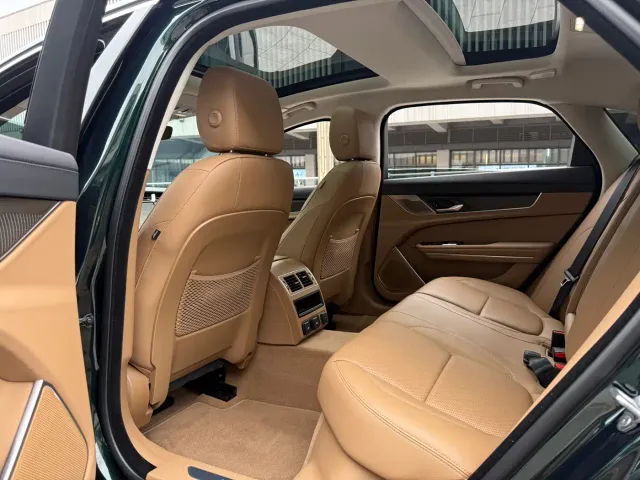 Jaguar XFL — Фото автомобиля 23