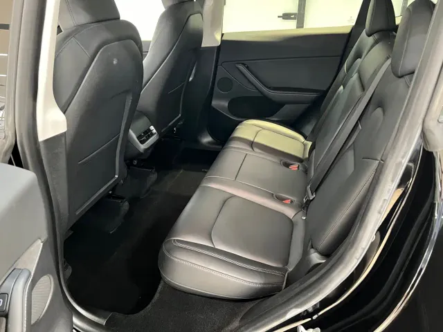 Tesla Model Y — Фото автомобиля 5