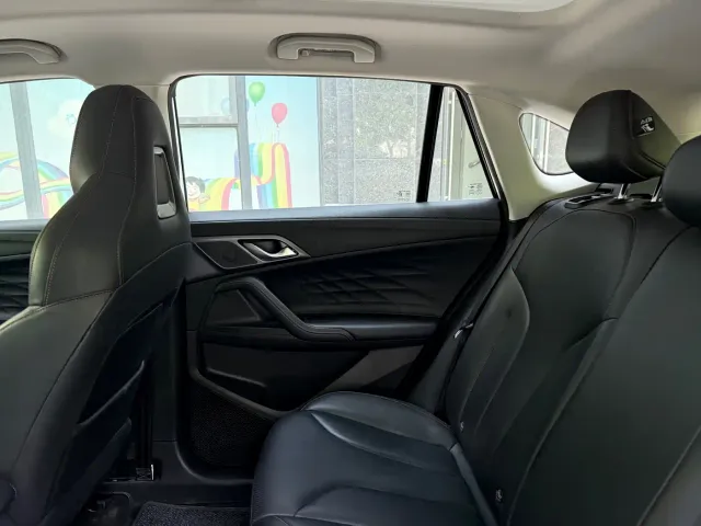 Roewe RX5 — Фото автомобиля 5