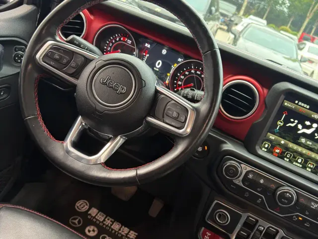 Jeep Wrangler — Фото автомобиля 14