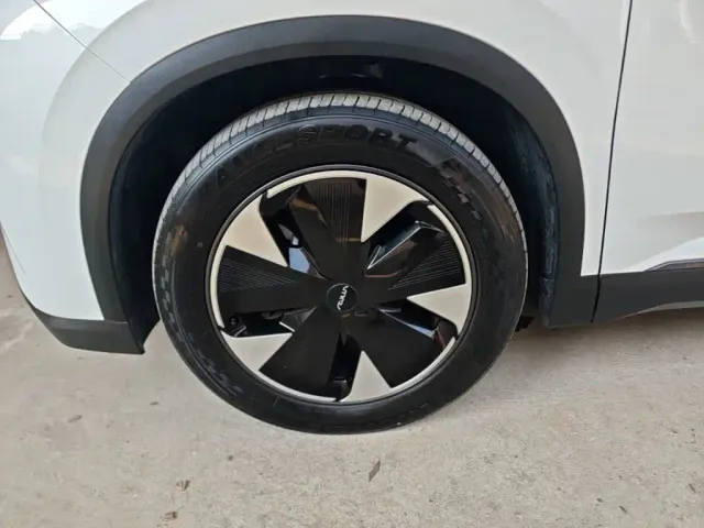 Dongfeng Fengshen L7 — Фото автомобиля 22