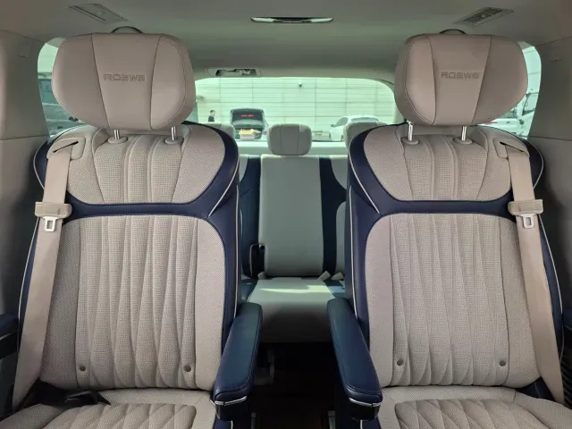 Roewe iMAX8 — Фото автомобиля 11