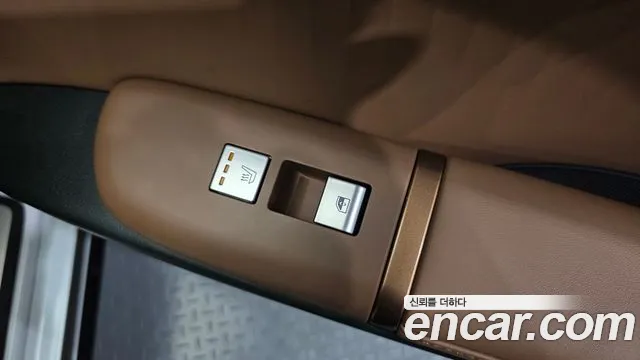 Hyundai Grandeur Grandeur (GN7) 2.5 Бензин 2WD — Фото автомобиля 14