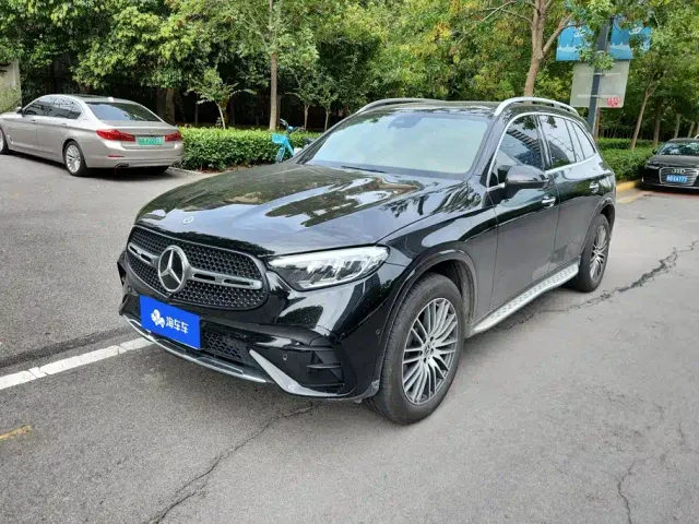 Фотография автомобиля — Mercedes-Benz GLC-Class