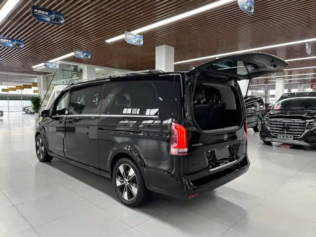 Mercedes-Benz V-Class — Фото автомобиля 16