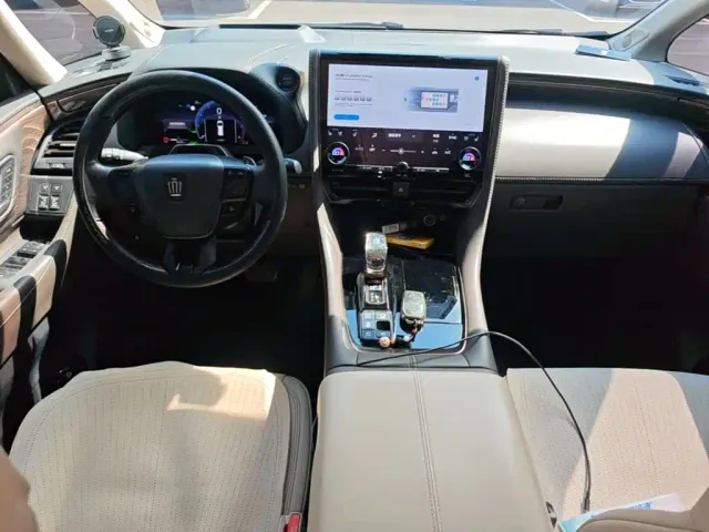 Toyota Vellfire — Фото автомобиля 9