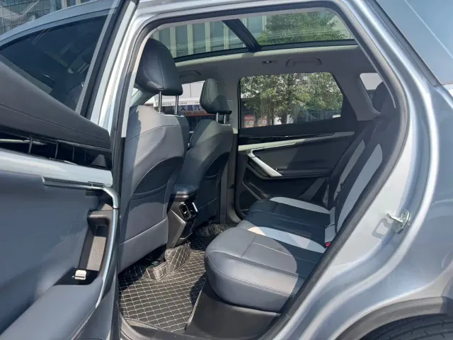 Geely Boyue L — Фото автомобиля 9