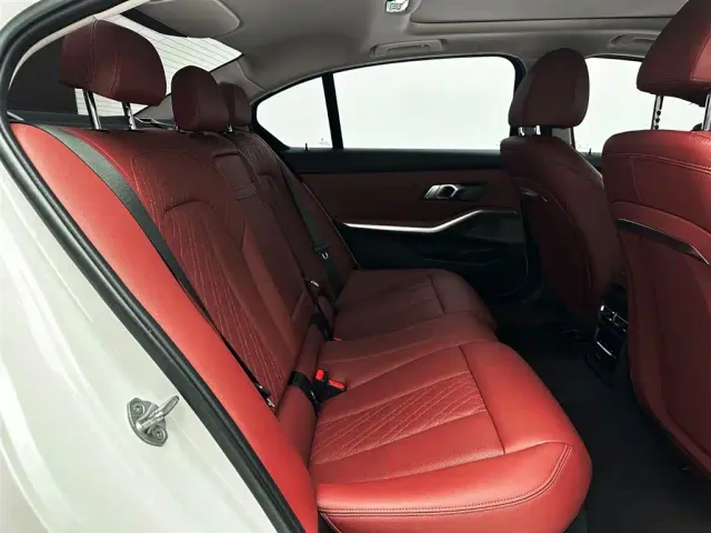 BMW 3 Series — Фото автомобиля 14