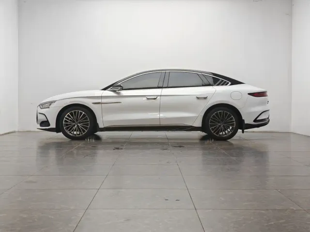 BYD Han — Фото автомобиля 10