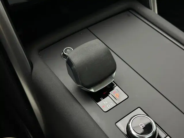 Land Rover Discovery — Фото автомобиля 18