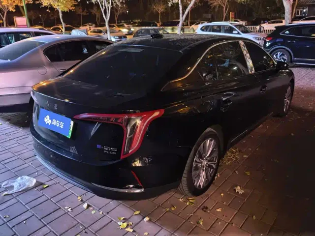 Hongqi E-QM5 — Фото автомобиля 3