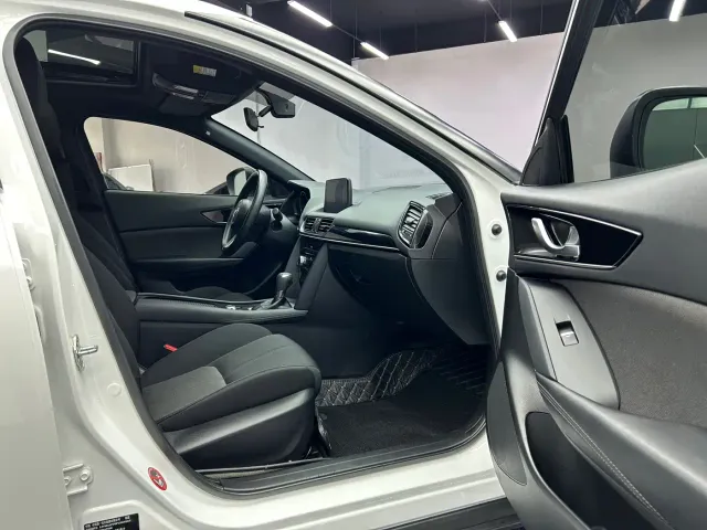 Mazda CX-4 — Фото автомобиля 21