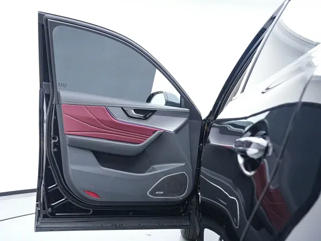 Hongqi HS5 — Фото автомобиля 17
