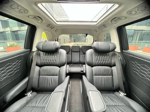 Honda Elysion — Фото автомобиля 16